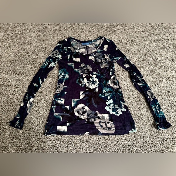 SIMPLY VERA Size S Navy Floral Rayon Knit Top - Picture 2 of 8